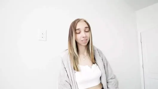 Üvey kız Breezy Bri üvey babasının şişman yarağıyla cinsel arzularını tatminmesini istiyor – dadcrush