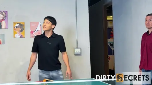 ÜVEY OĞLUM BIR GECE IÇTIKTEN SONRA BENI BAY GARRISON’ıN YANıNDA SIKIYOR
