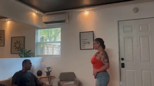 Üvey oğlumun arkadaşı beni dölliyor