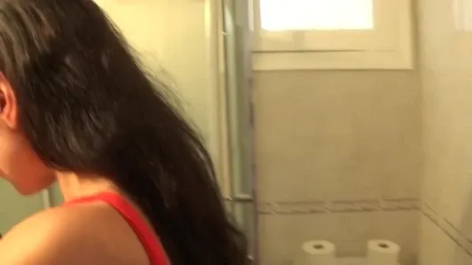 Valentina Bianco büyük bir boşalma yutuyor